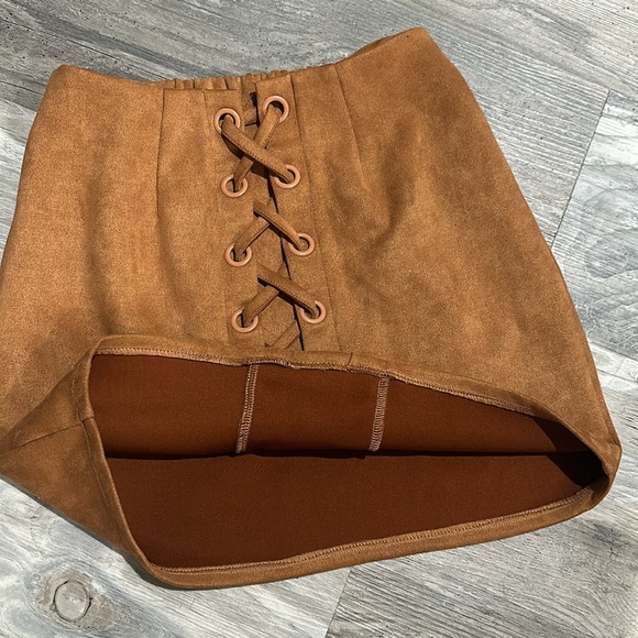 Shinestar Faux Suade Mini Skirt - Picture 4 of 7